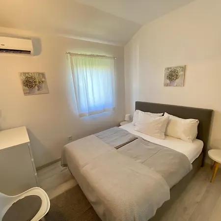 Flora 1 Appartamento Banjol