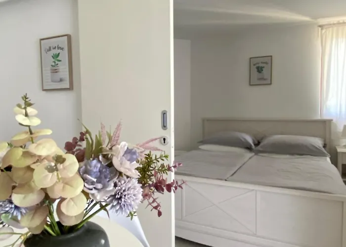 Apartamento Flora 1 *